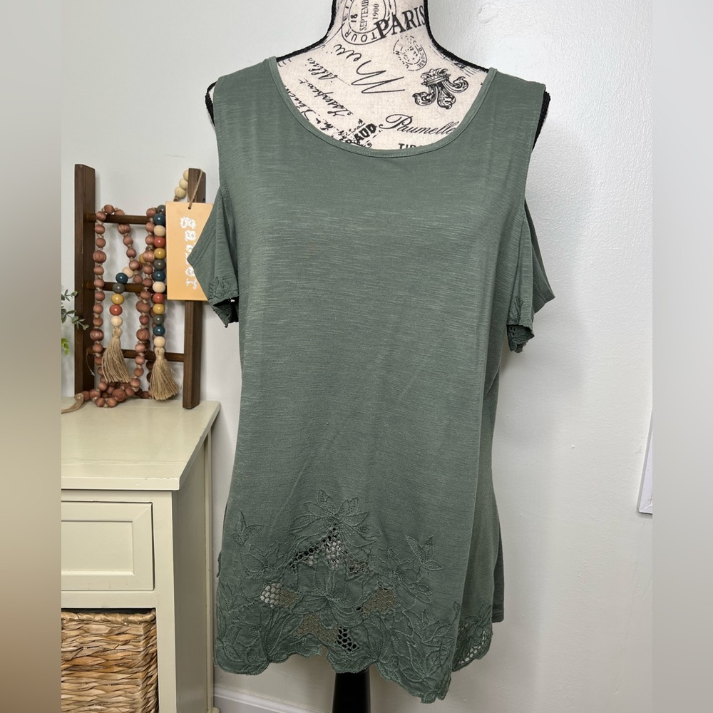 Adiva Cold Shoulder Lace Top